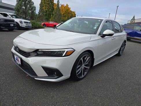 Used 2022 Honda Civic Touring image 8