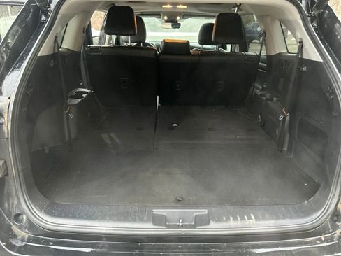 Used 2023 Toyota Highlander XLE image 28