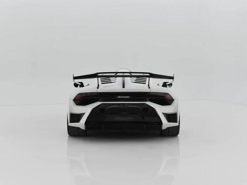 Used 2022 Lamborghini Huracan STO image 5