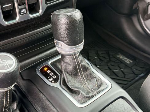 Used 2021 Jeep Wrangler Unlimited Sahara AWD/4WD image 17