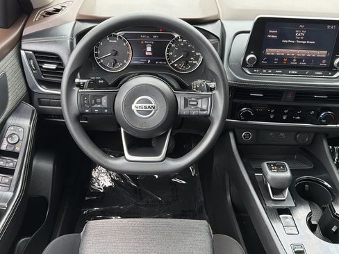 Used 2021 Nissan Rogue S FWD image 13