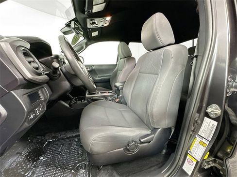 Used 2019 Toyota Tacoma TRD Off-Road image 16