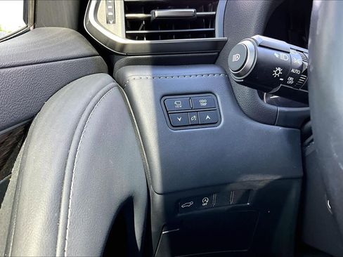 Used 2023 Lexus LX 600 4WD w/ Accessory Package (Z1) image 36