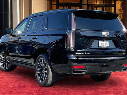 Used 2023 Cadillac Escalade Sport Platinum AWD/4WD image 11