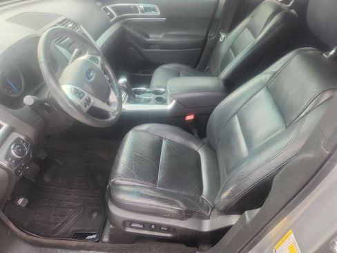 Used 2015 Ford Explorer XLT w/ Equipment Group 202B image 10