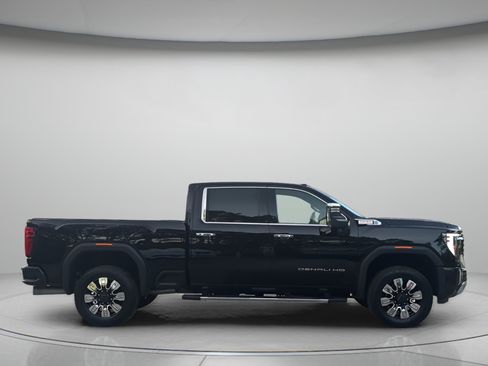 Used 2024 GMC Sierra 2500 Denali w/ Denali Reserve Package AWD/4WD image 39