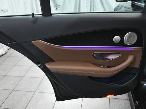 Used 2023 Mercedes-Benz E 350 4MATIC Sedan image 11