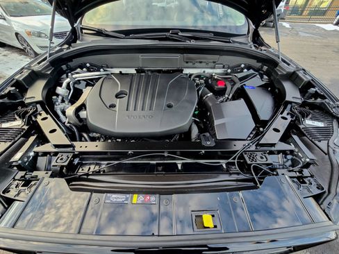 Used 2024 Volvo XC60 B5 Plus image 46