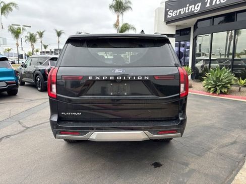 Used 2025 Ford Expedition Platinum AWD/4WD image 10