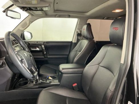 Used 2018 Toyota 4Runner TRD Off-Road Premium image 13