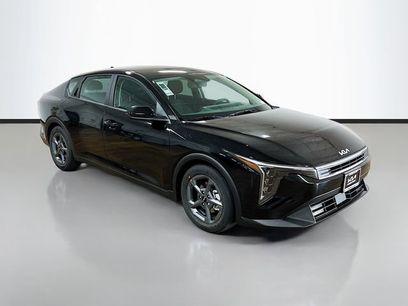 New 2025 Kia K4 LXS