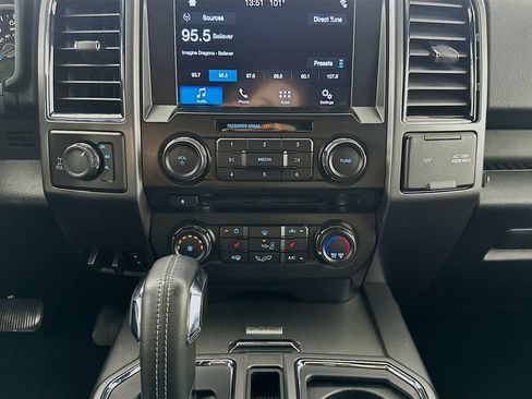 Used 2017 Ford F150 XLT w/ Equipment Group 302A Luxury AWD/4WD image 15