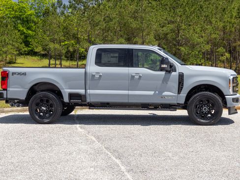 New 2026 Ford F250 Lariat w/ Black Appearance Package AWD/4WD image 7
