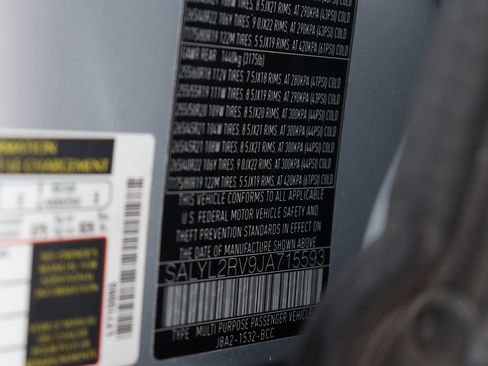 Used 2018 Land Rover Range Rover Velar R-Dynamic SE image 60