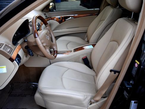 Used 2008 Mercedes-Benz E 350 4MATIC Wagon image 30