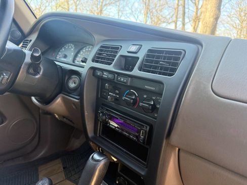 Used 2000 Toyota 4Runner SR5 image 40