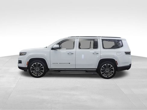 Used 2022 Jeep Grand Wagoneer Series III image 2