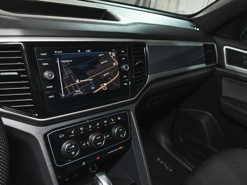 Used 2021 Volkswagen Atlas Cross Sport SEL R-Line image 37