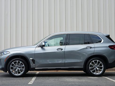 Used 2024 BMW X5 sDrive40i w/ Premium Package RWD image 9