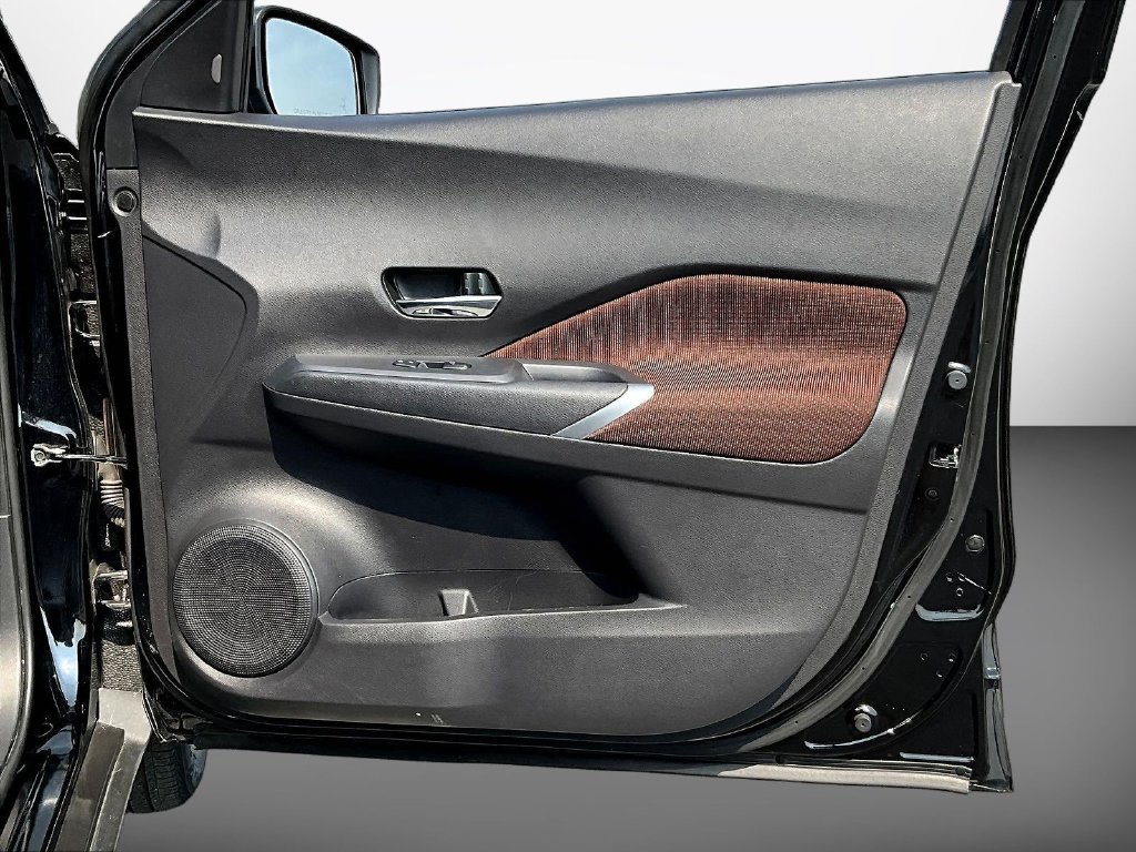 Used 2024 Nissan Kicks SR FWD image 29