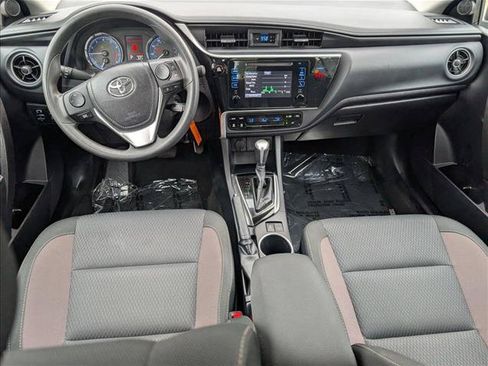 Used 2018 Toyota Corolla LE FWD image 15