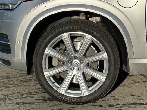 Used 2017 Volvo XC90 T8 Inscription w/ Vision Package image 11
