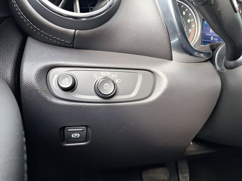 Used 2022 Chevrolet Blazer LT image 19