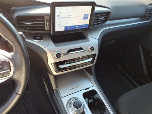 Used 2023 Ford Explorer XLT AWD/4WD image 34