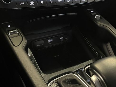 Used 2025 Kia Telluride S AWD/4WD image 19
