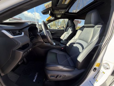 Used 2019 Toyota RAV4 XSE image 16