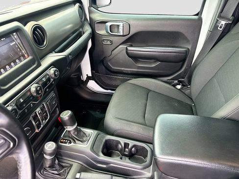 Used 2021 Jeep Gladiator Sport AWD/4WD image 26