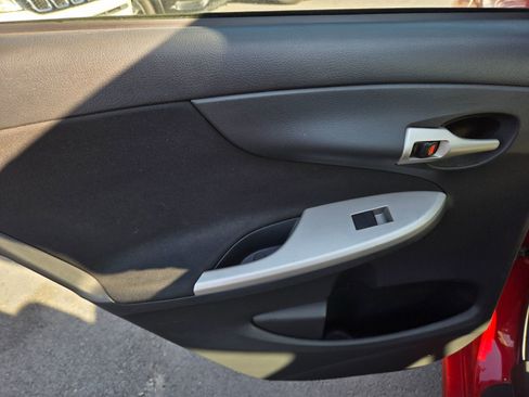 Used 2013 Toyota Corolla LE Special Edition image 9