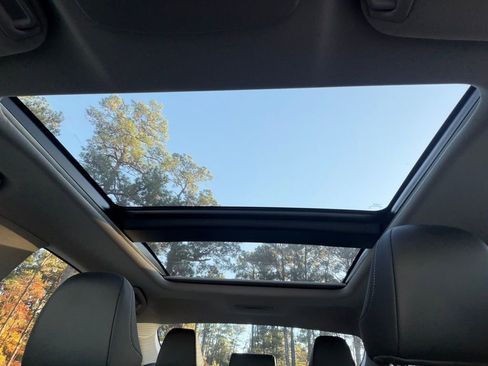 Used 2020 Toyota Camry XSE image 23