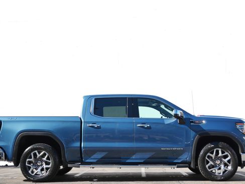 Used 2024 GMC Sierra 1500 SLT w/ SLT Premium Package AWD/4WD image 2
