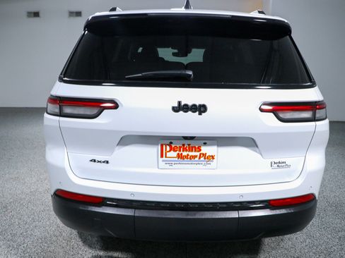 Used 2023 Jeep Grand Cherokee L Laredo AWD/4WD image 8