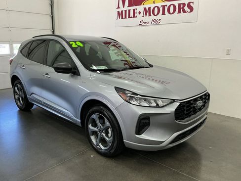 Used 2024 Ford Escape ST-Line w/ Tech Pack #1 AWD/4WD image 1