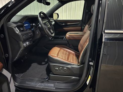 Used 2024 GMC Yukon XL Denali Ultimate AWD/4WD image 11