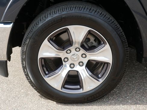 Used 2019 RAM 1500 Laramie AWD/4WD image 15