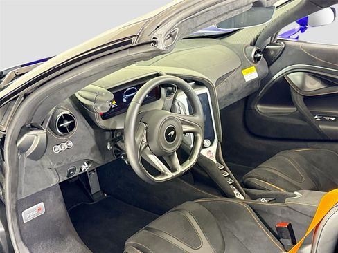 Used 2024 McLaren 750S Spider image 13