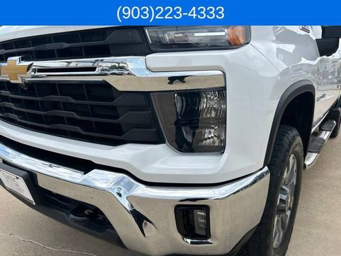 Used 2024 Chevrolet Silverado 2500 LT AWD/4WD image 6