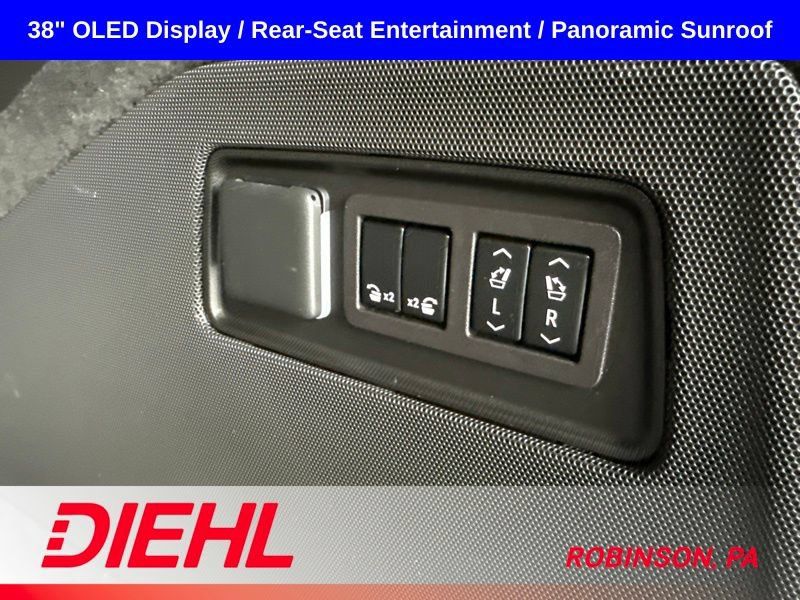 Used 2023 Cadillac Escalade ESV Premium Luxury AWD/4WD image 11