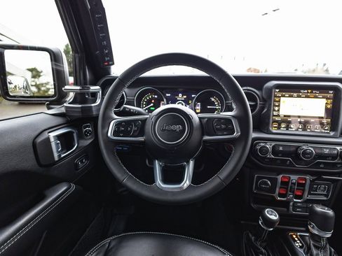 Used 2023 Jeep Wrangler Unlimited Sahara image 31