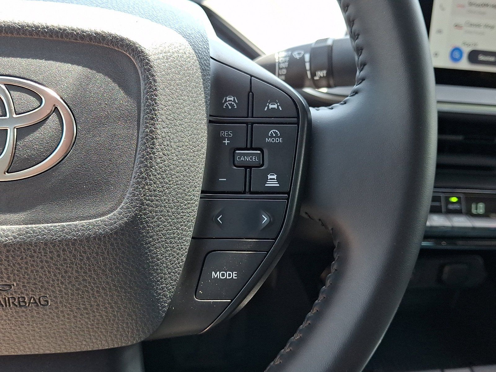 Used 2025 Toyota Prius LE FWD image 23