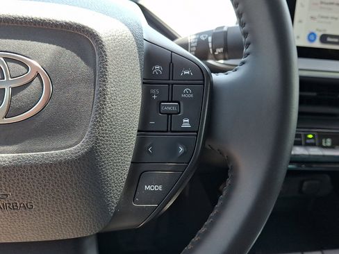Used 2025 Toyota Prius LE FWD image 23