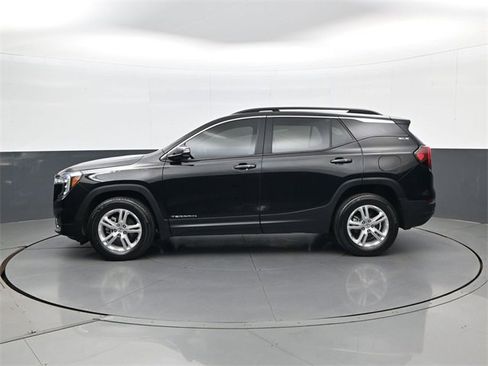 Used 2023 GMC Terrain SLE w/ Driver Convenience Package image 8