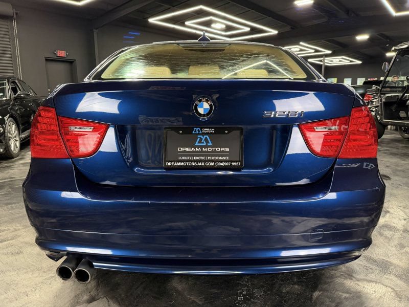 Used 2011 BMW 328i Sedan RWD image 6