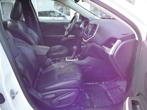 Used 2017 Jeep Cherokee Limited AWD/4WD image 46