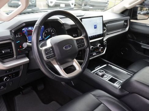 Used 2023 Ford Expedition XLT RWD image 19