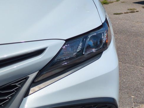 Used 2024 Toyota Camry SE FWD image 10