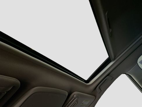 Used 2019 Subaru Forester Touring image 27